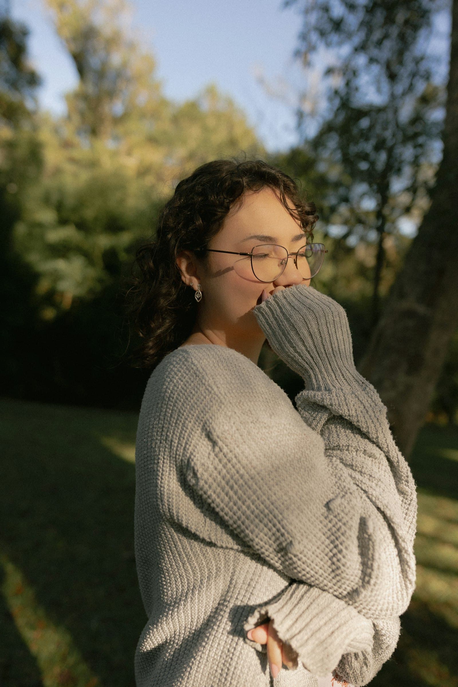 Sivi kardigan — slika 3